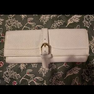 Elegant White Leather Jewelru Clutch